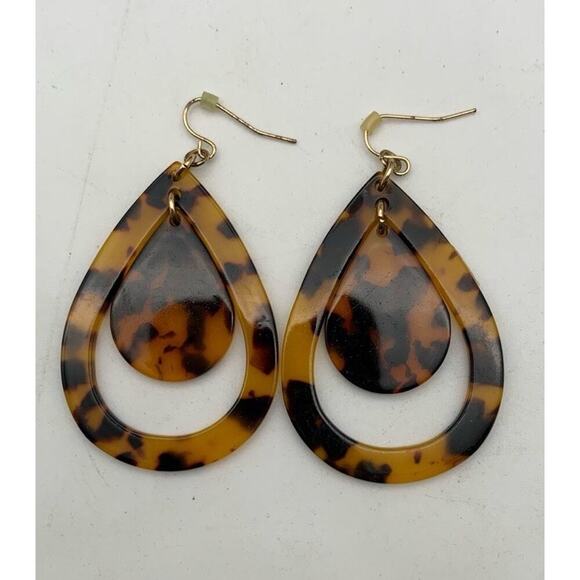 Large Faux Tortoise Shell Dangle Teardrop Shaped Statement Pierced Earrings - Picture 3 of 4